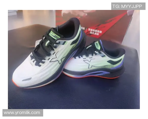 特步儿童足球鞋助力小球员成长打造快乐运动体验与专业性能完美结合